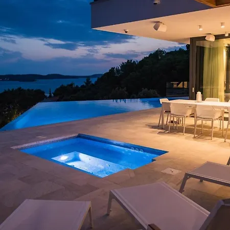 Luxury Princess Of Hvar With Pool דירה